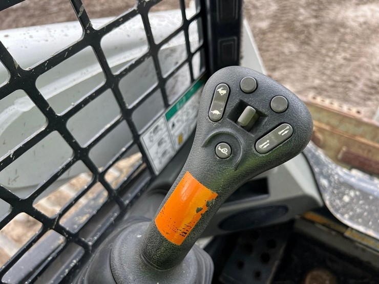2023-bobcat-t770-image-20