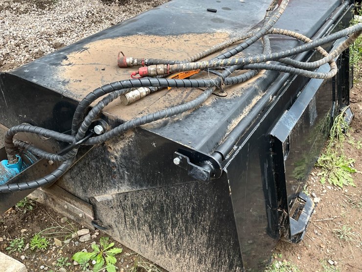 #9168-•-skid-steer-broom-image-1