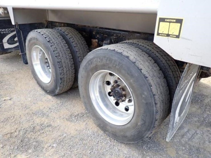 2024-western-star-49x-image-54