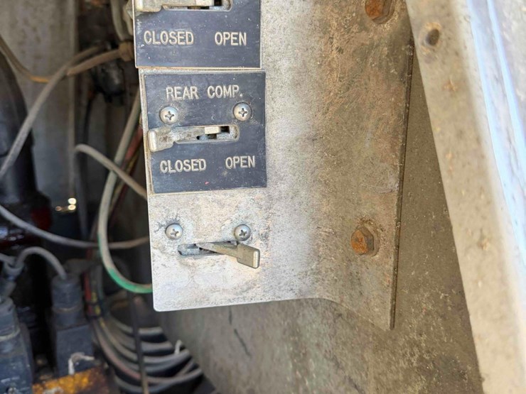 2002-international-durastar-4400-image-23