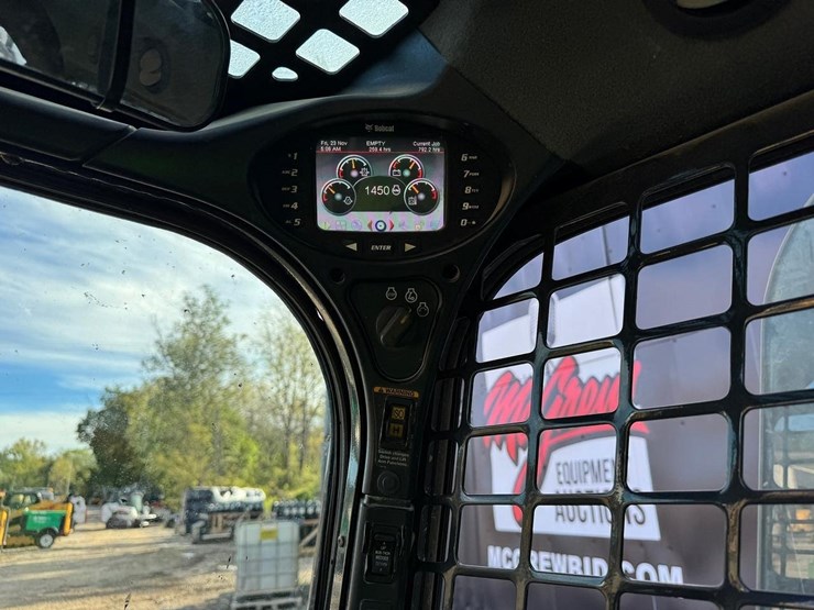 bobcat-t870-image-25
