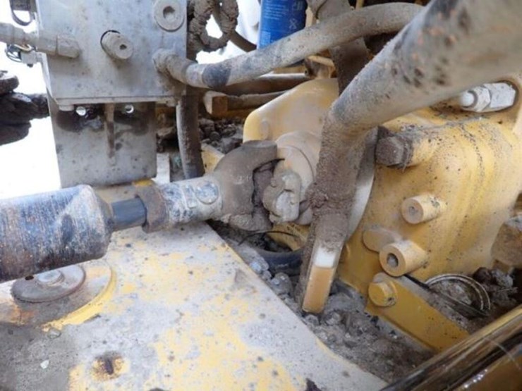2018-deere-624k-image-40