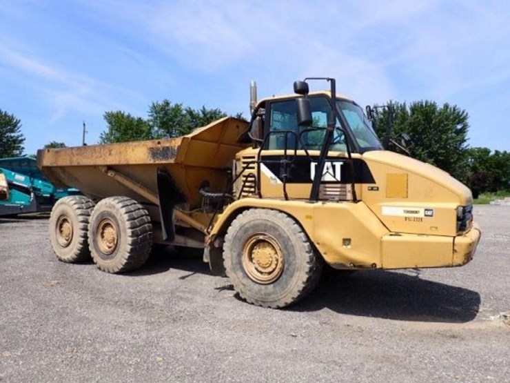 2009-caterpillar-725-image-3