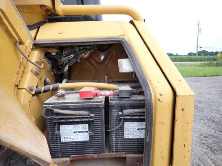2013-caterpillar-d6n-xl-image-70