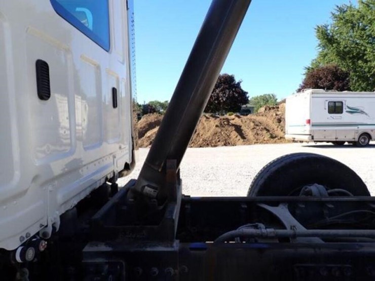2024-western-star-49x-image-71