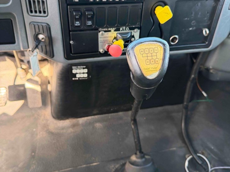 2002-international-durastar-4400-image-32