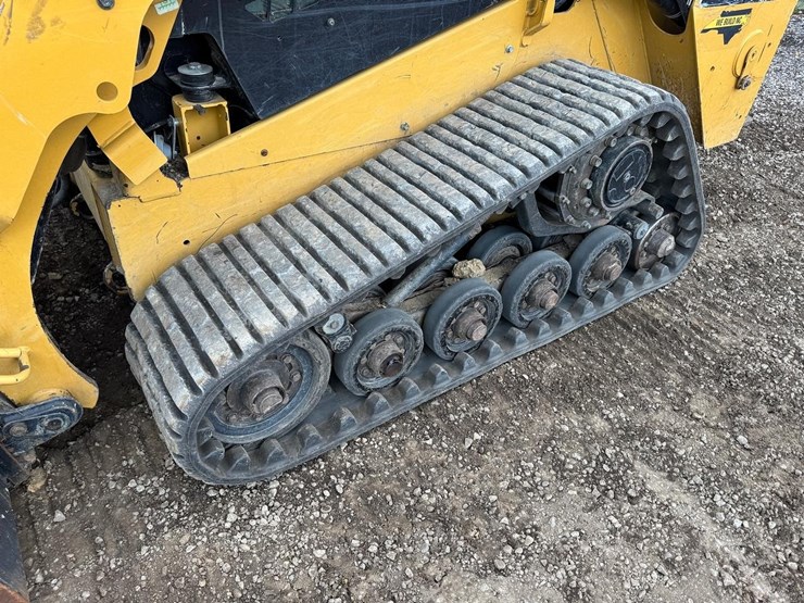 2015-caterpillar-257d-image-13