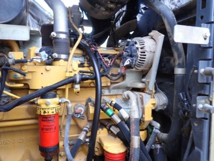 2014-deere-624k-image-65