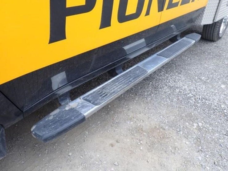 2022-chevrolet-silverado-2500hd-image-33
