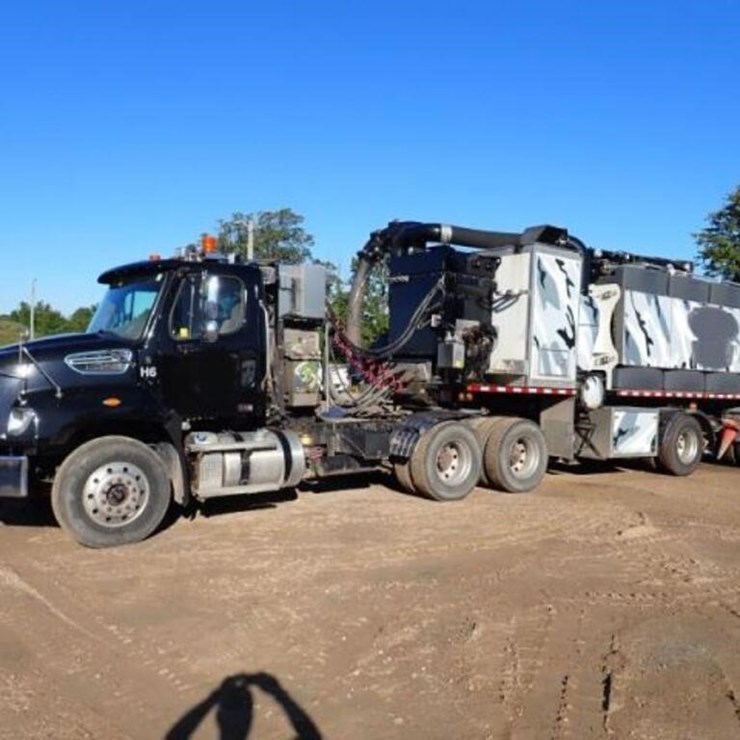 2020 FREIGHTLINER 114SD