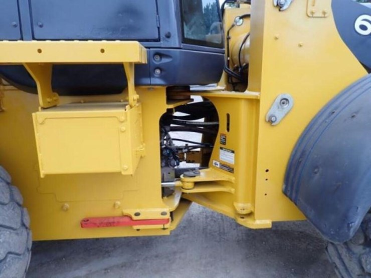 2014-deere-624k-image-50