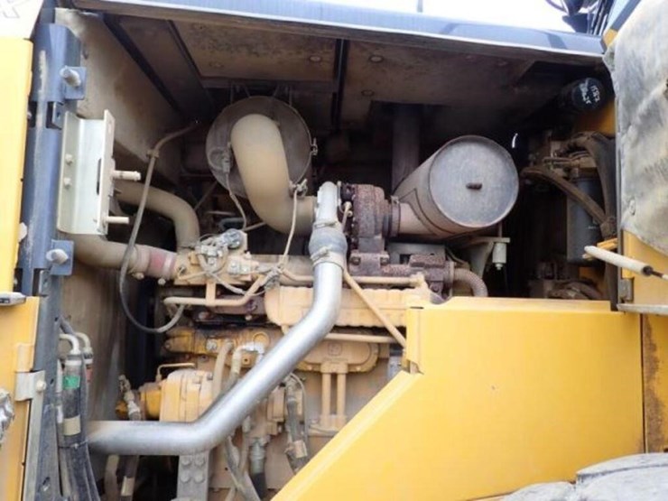 2018-deere-744k-image-57