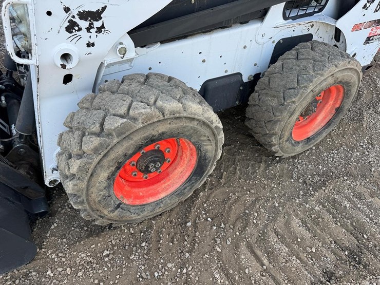 2016-bobcat-s650-image-12