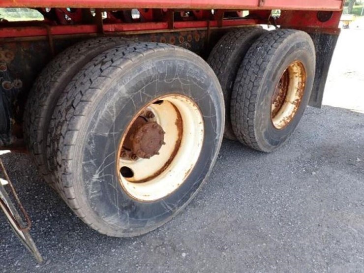 2015-freightliner-108sd-image-64