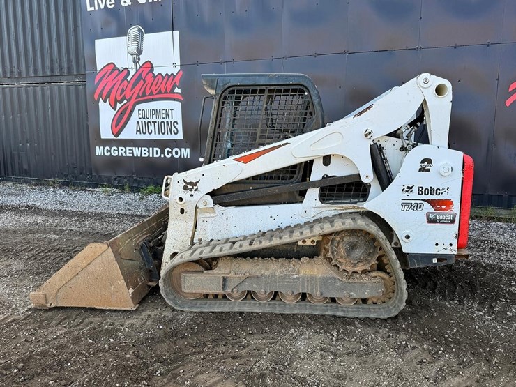 2023-bobcat-t740-image-3