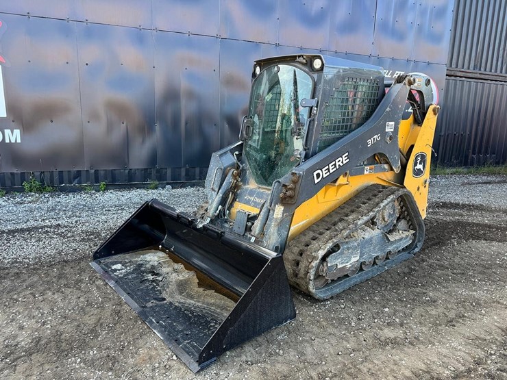 deere-317g-image-2