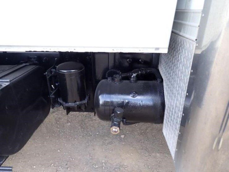 2009-international-durastar-4400-image-36