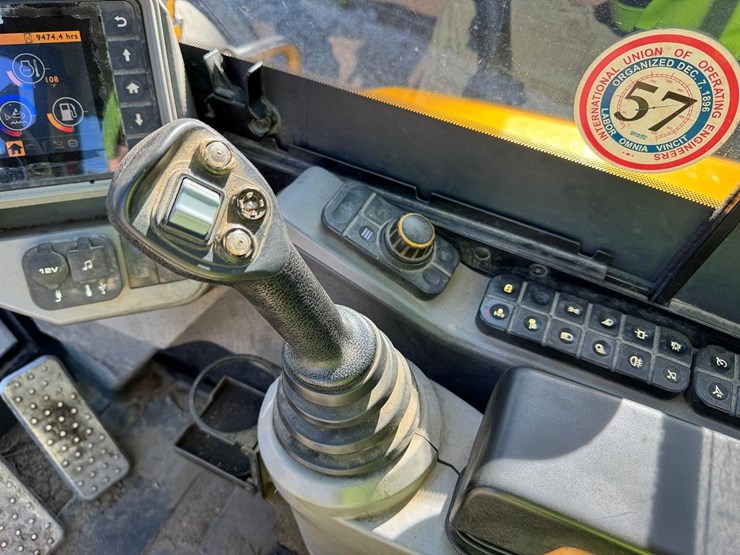 2017-jcb-hydradig-110w-image-25