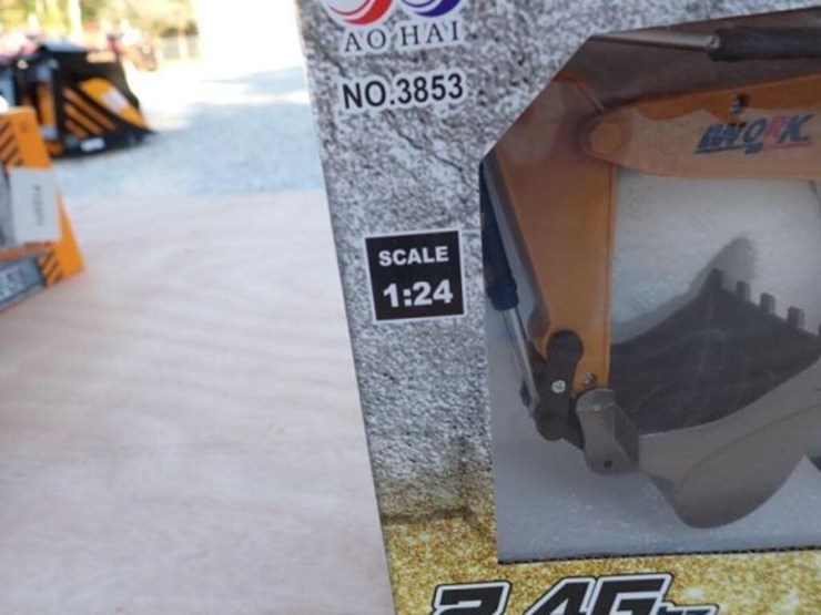 unused-captok-excavator-toy-image-5
