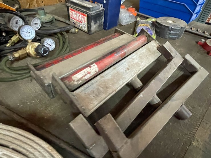 #9230-•-lot-of-shop-items-on-table-image-20
