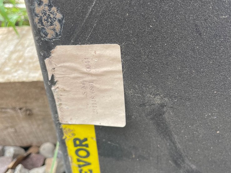 #9184-•-vevor-skid-steer-hitch-plate-image-4