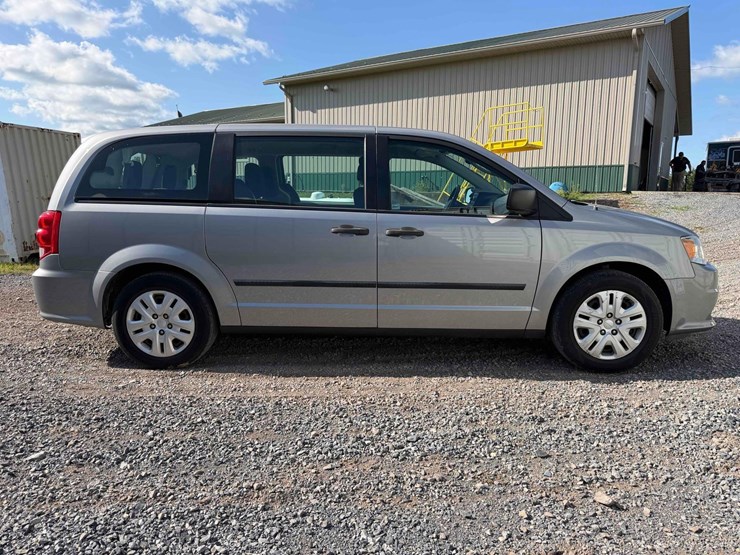 2015-dodge-grand-caravan-image-5