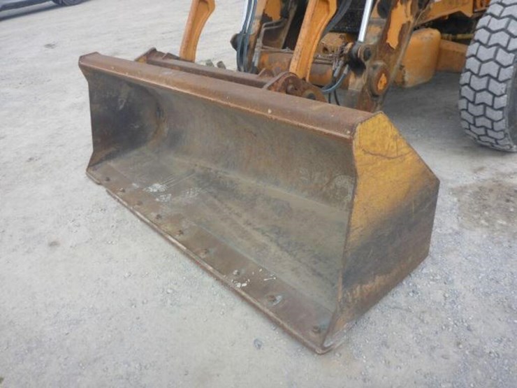 2012-case-580sn-wt-image-30