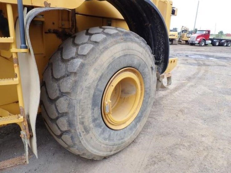 2018-deere-744k-image-44