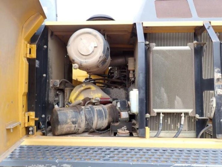2012-deere-350g-lc-image-53