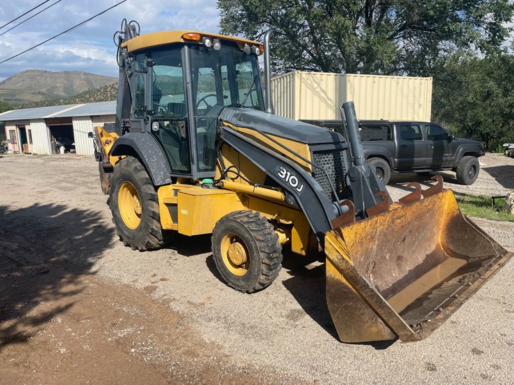#9150-•-backhoe-loader-image-2