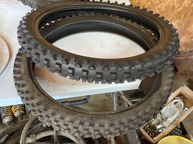 #9246-•-3-tires-for-dirt-bike-image-2