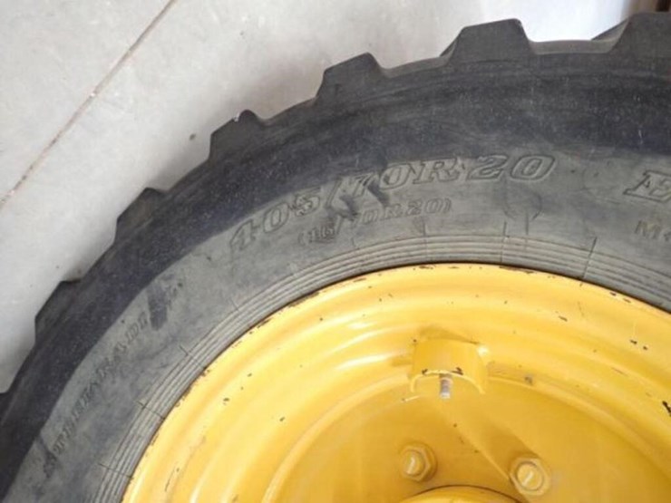 2011-deere-304j-image-11