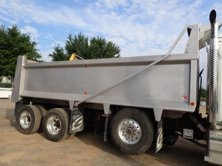 2024-western-star-49x-image-68