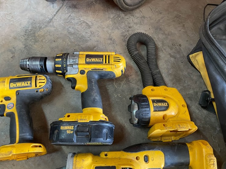 #9206-•-dewalt-18v-assorted-tool-set-image-5