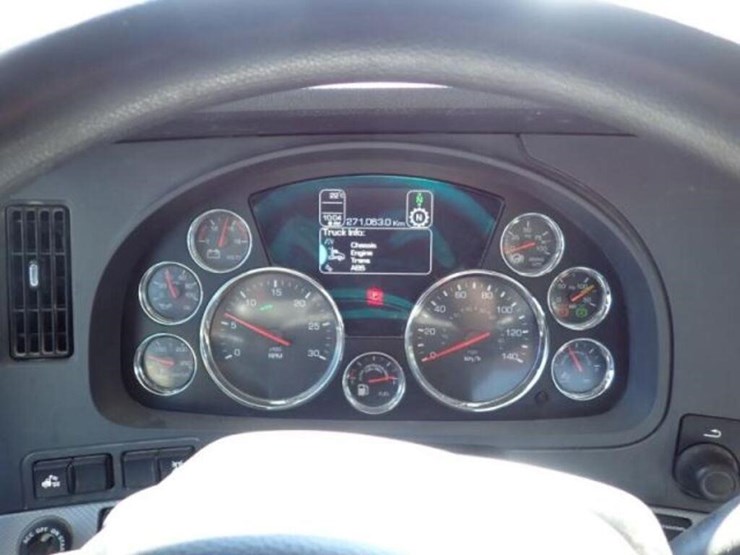 2021-kenworth-t880-image-17