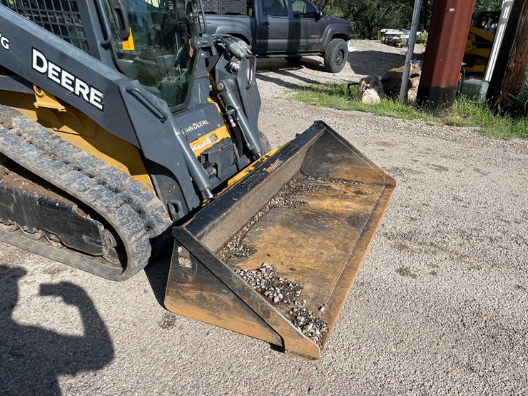 #9151-•-skidsteer-image-18