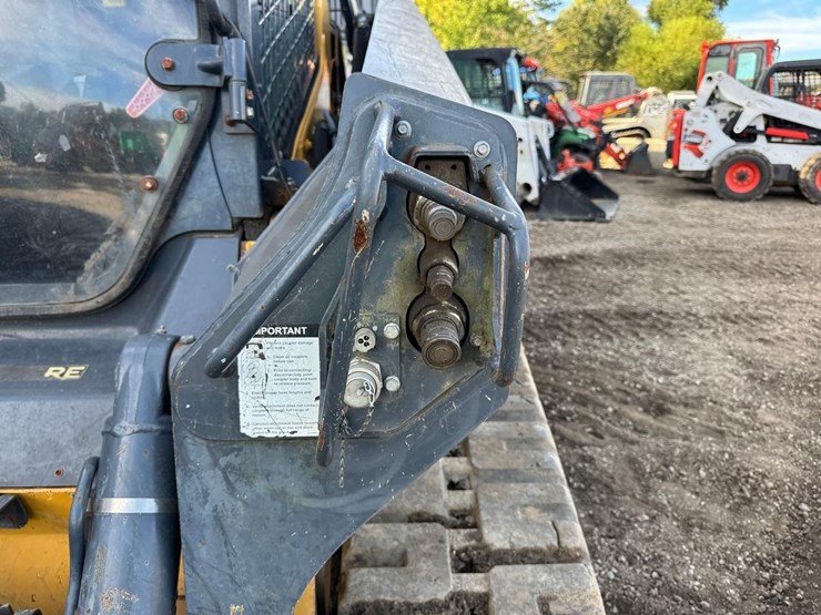 2019-deere-333g-image-12