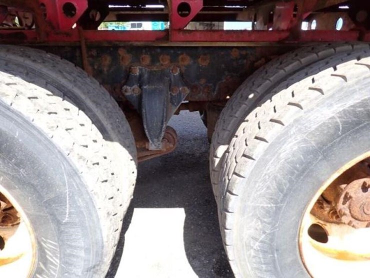 2015-freightliner-108sd-image-76