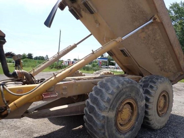 2009-caterpillar-725-image-68