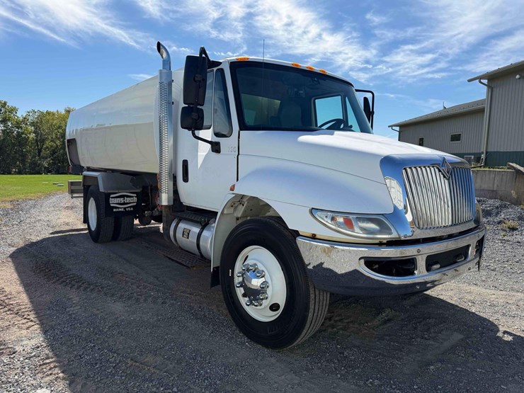 2002-international-durastar-4400-image-7