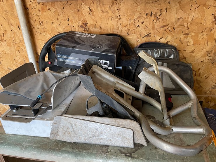 #9249-•-lot-of-assorted-car-and-bike-parts-image-1