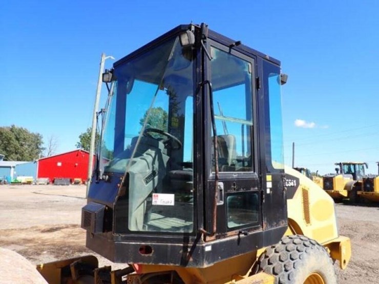 2011-caterpillar-cs44-image-17