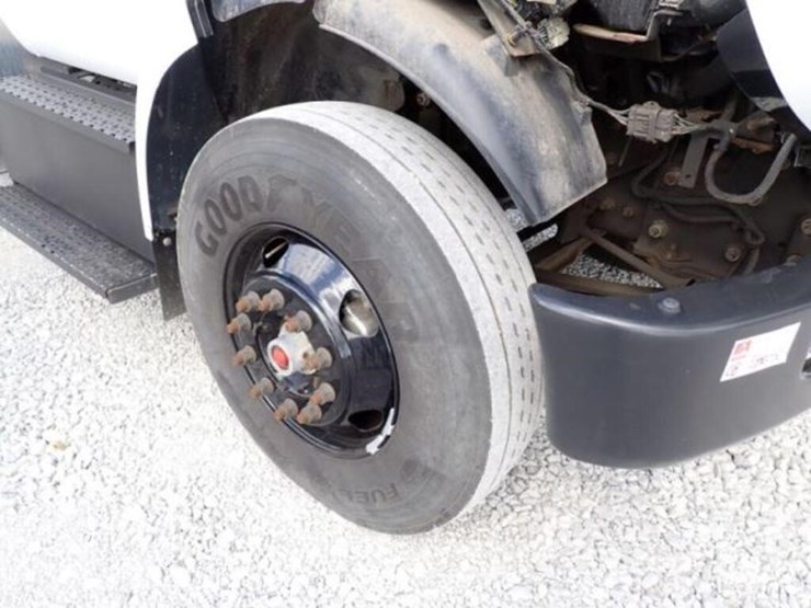 2023-ford-f650-image-38