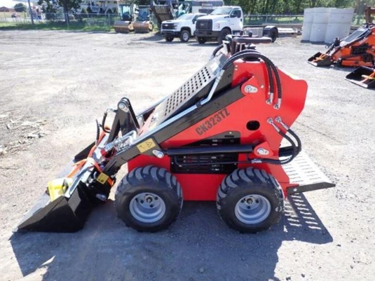 unused-2026-captok-skid-steer-loader-323tz260809-image-8