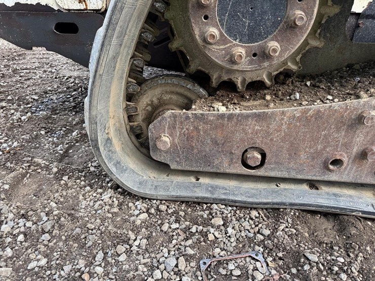 bobcat-t870-image-19