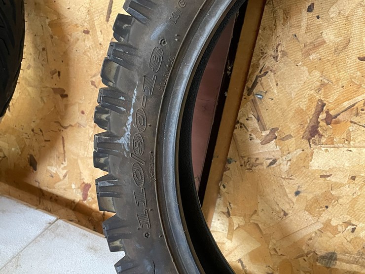 #9246-•-3-tires-for-dirt-bike-image-5