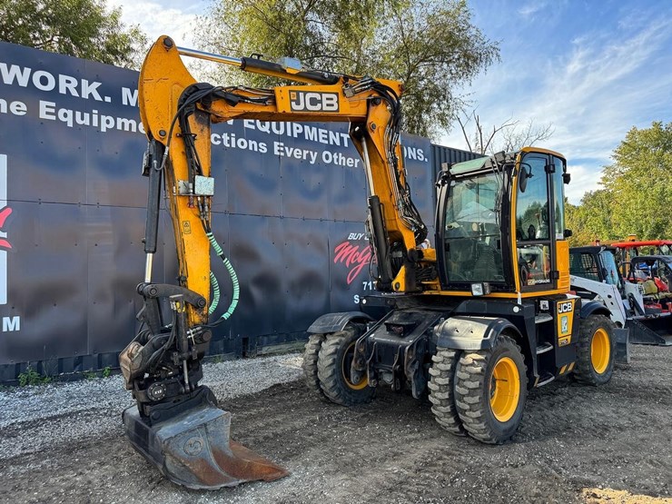 2017-jcb-hydradig-110w-image-2