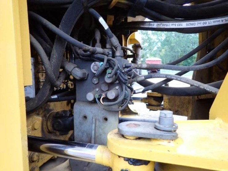 2014-deere-544k-image-50