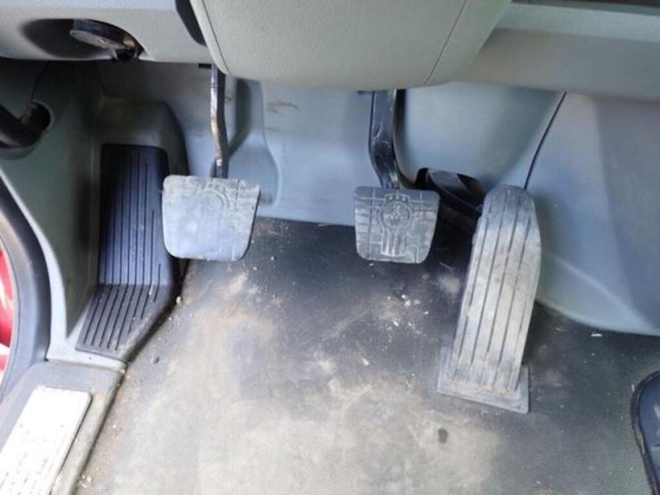 2016-kenworth-t880-image-18