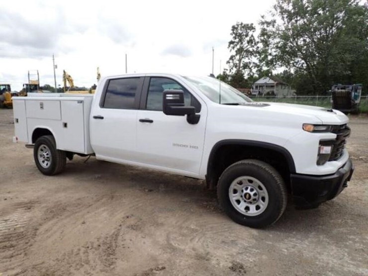 2024-chevrolet-silverado-3500hd-image-3